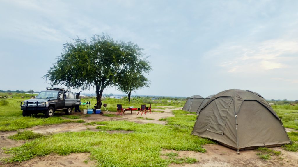 CAMPING WITH MUNDARI