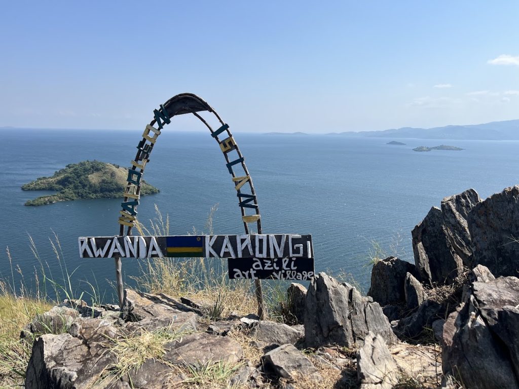 Lake Kivu Boat Experience, Napoleon Island & Scenic Drive to Nyungwe